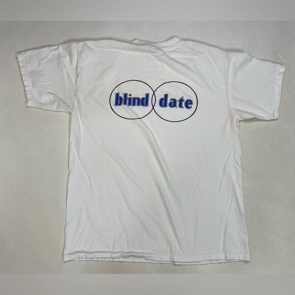 VINTAGE Getting Any Blind Date Graphic T-shirt Men Large White Short Sleeve - Picture 5 of 7